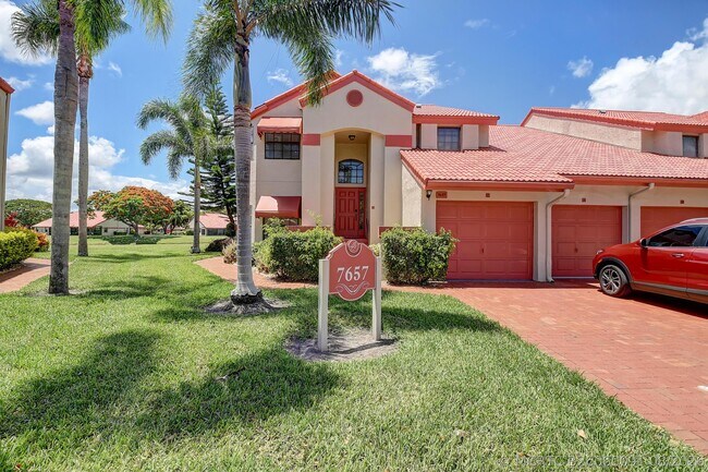 Building Photo - 7657 Lexington Club Blvd