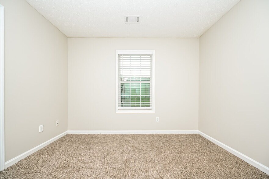 Building Photo - 306 Fletcher Ct