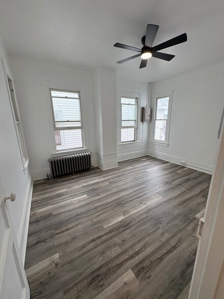 Updated windows bringing in abundant natural light - 334 Cypress St