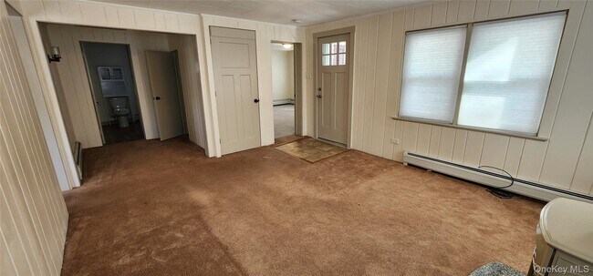 Building Photo - 6 Lower Brook Rd