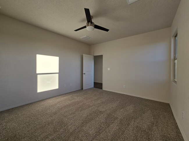 Building Photo - 3850 Chitalpa