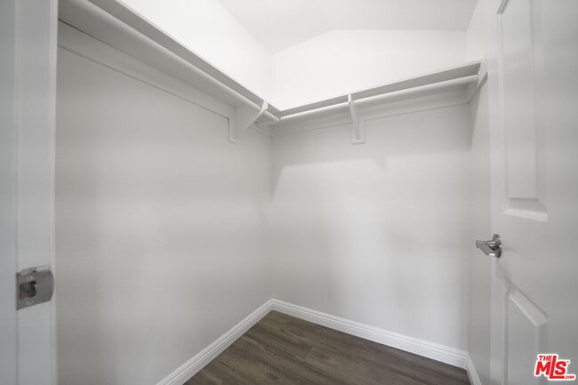 Building Photo - 1507 W Lambert Rd