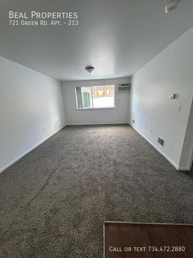 Building Photo - 721 Green Rd