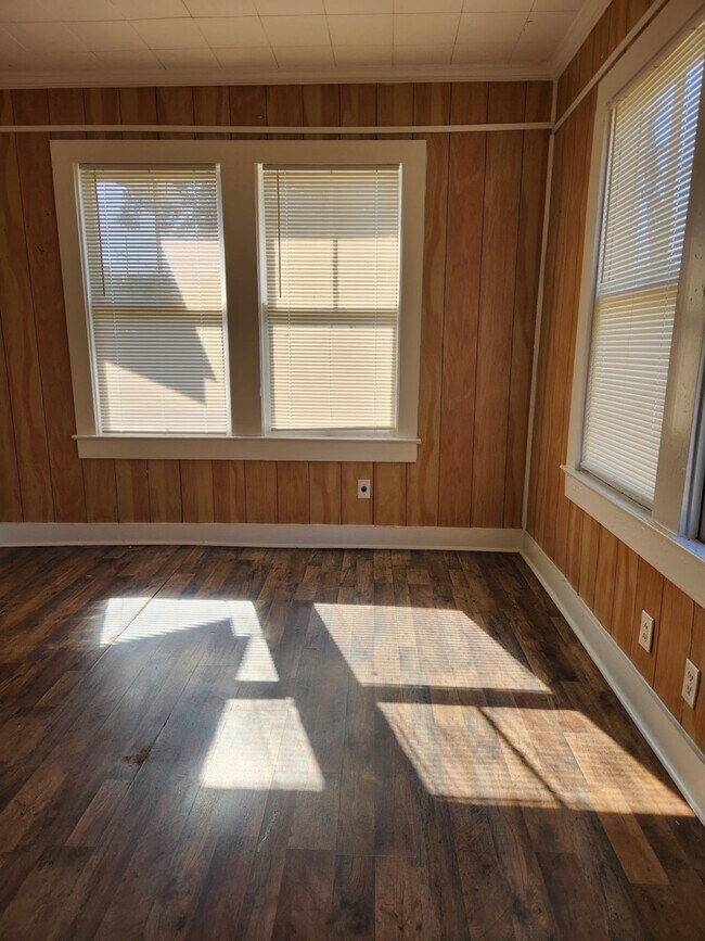 Building Photo - 4305 Byron Ave