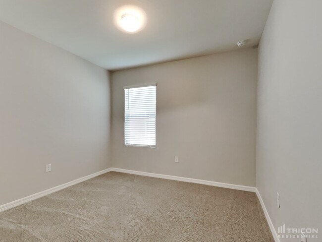 Building Photo - 27944 Arrowhead Cir