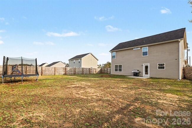 Building Photo - 941 Airport Rd