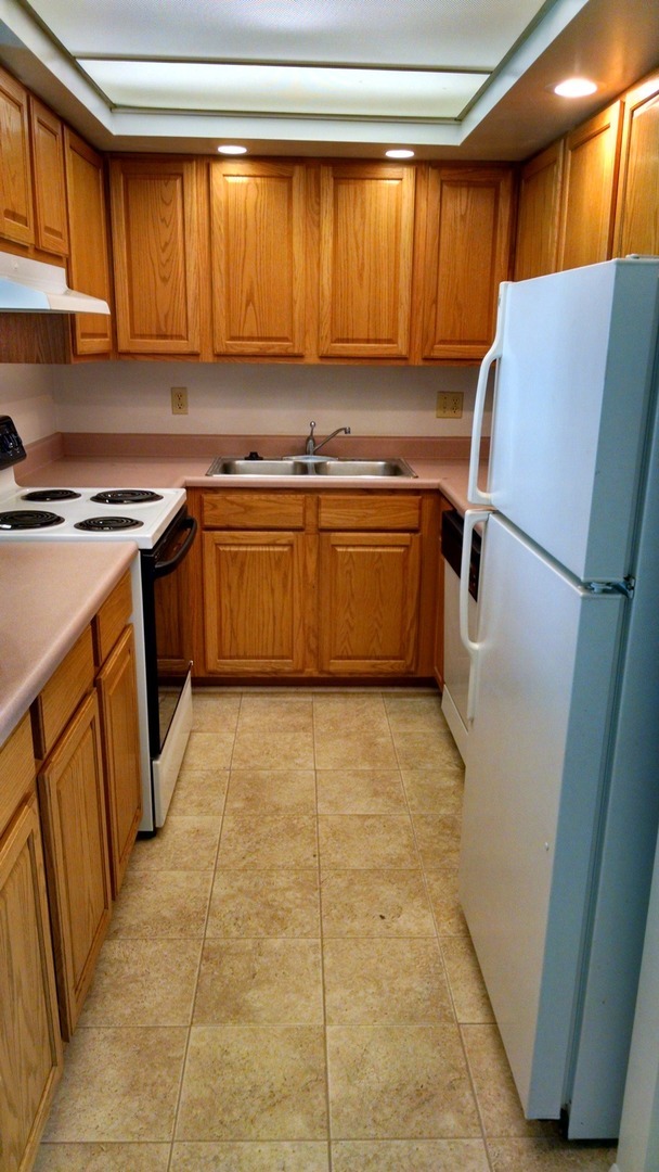 Building Photo - 2 Bed , 1 Bath Apt Close to PSU Campus