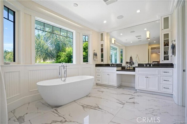 Building Photo - 12439 Kling St