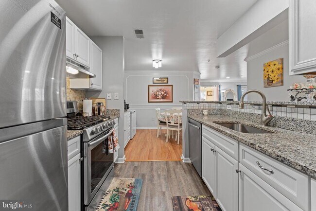 Building Photo - 8099 Lacy Dr