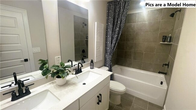 Building Photo - 3237 Madeira Dr