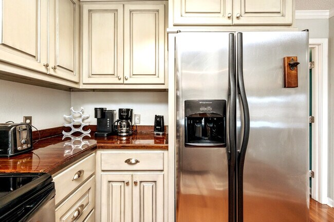 Building Photo - 149 Durango Rd