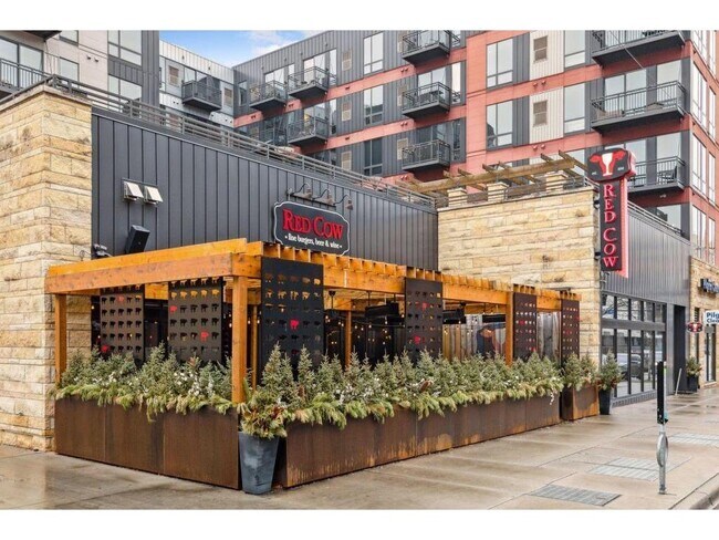 Building Photo - 700 N Washington Ave