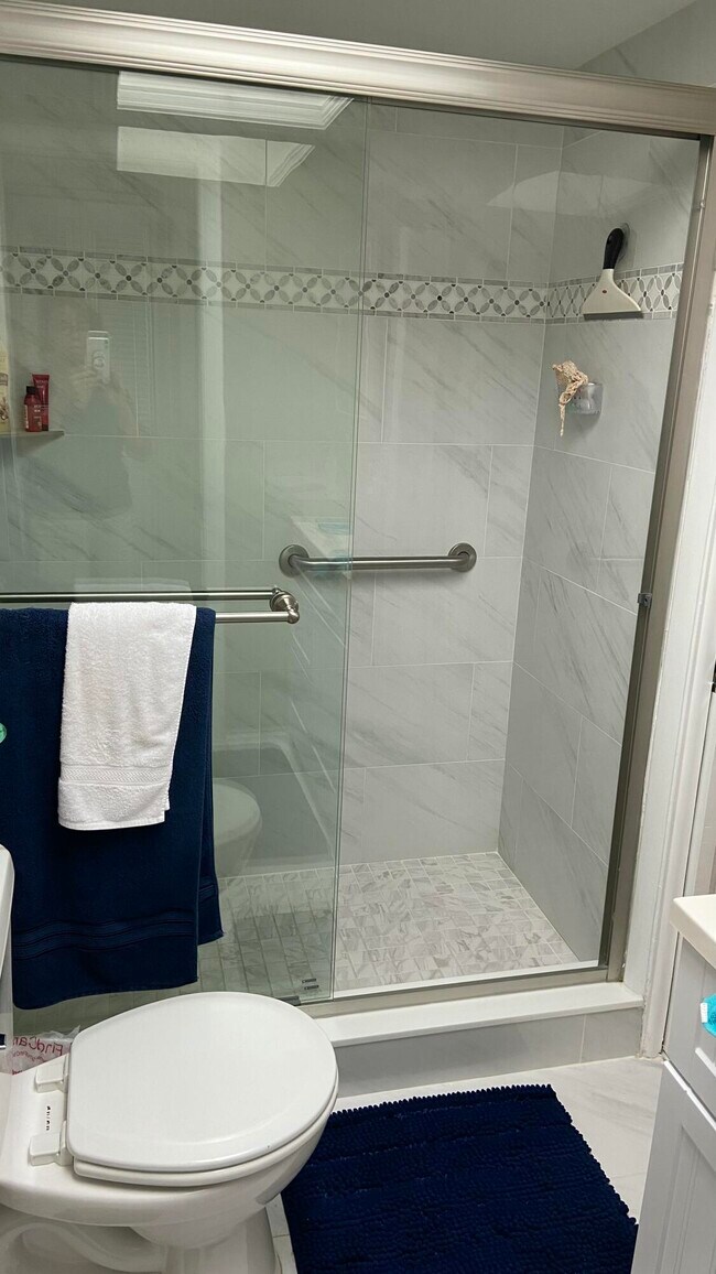 Building Photo - 100 Lehane Terrace