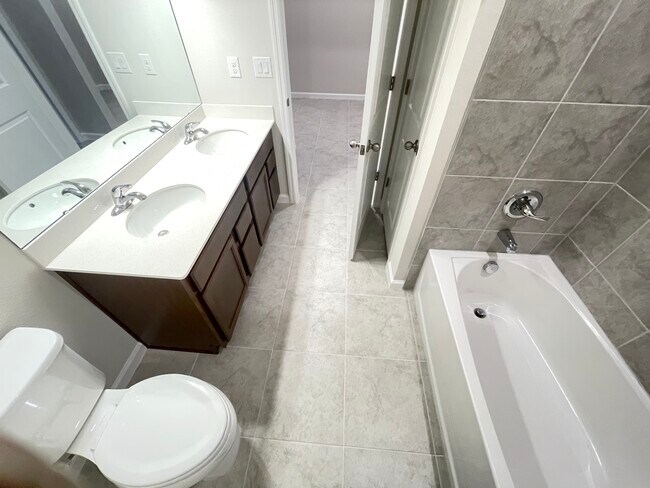 Building Photo - 35542 Sparrow Nest Wy