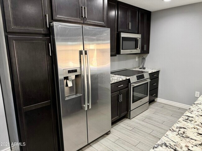 Building Photo - 5022 E Salinas St