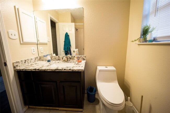 Building Photo - 6403 Garden Canyon Dr