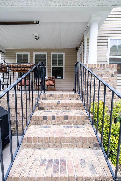 Building Photo - 622 Omaha Dr