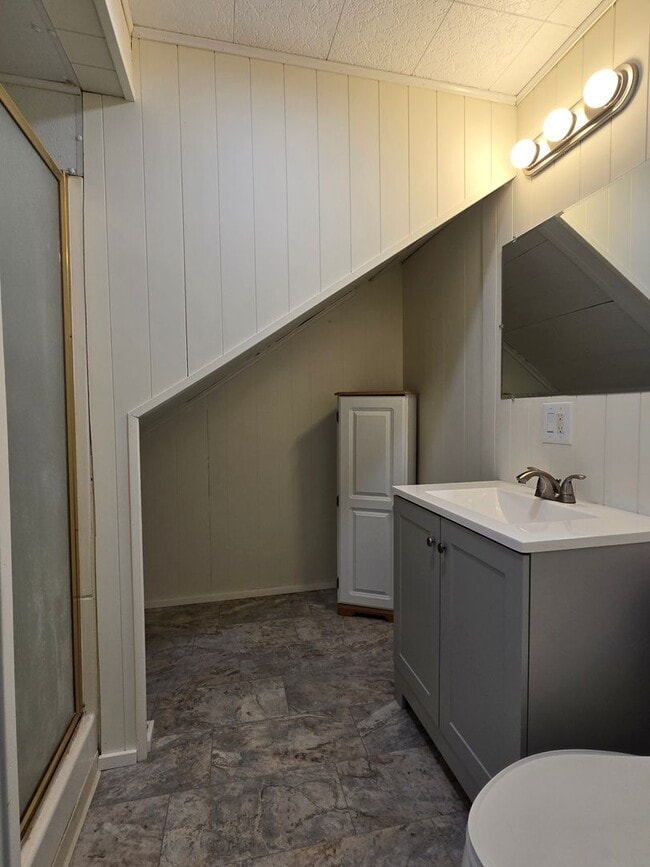 Building Photo - Montesano Historic Home for Rent