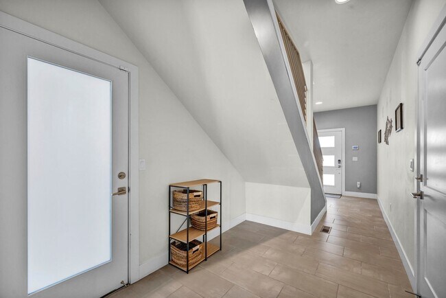 Building Photo - Mid-Town Modern Gem With EV Charger