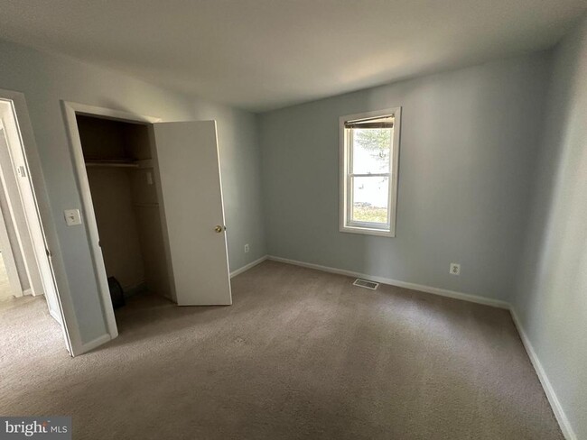 Building Photo - 7648 Beach Dr