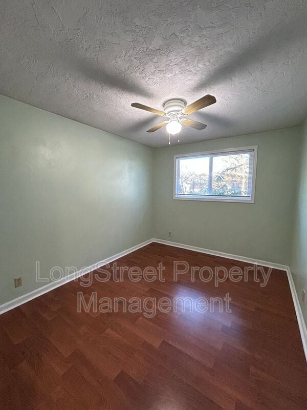 Building Photo - 2872 SE Linda St