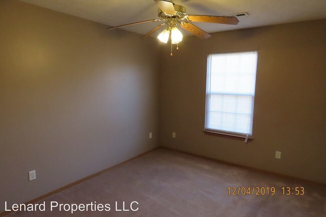 Building Photo - 4425-4427 W La Siesta St