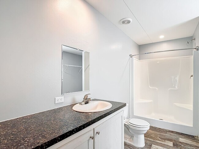 Building Photo - 7158 Sunnyside Dr