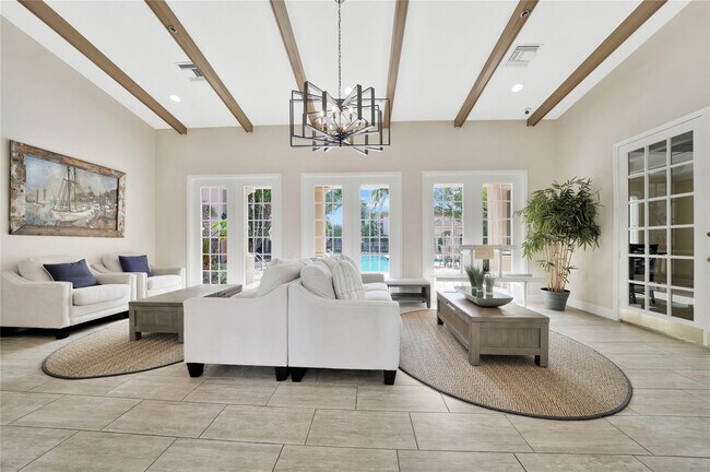 Building Photo - 2005 SE 10th Ave