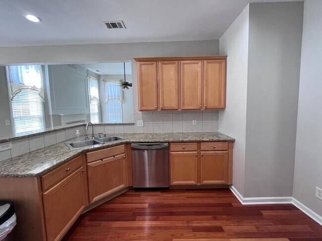 Building Photo - 1712 Hillside Bend Crossing