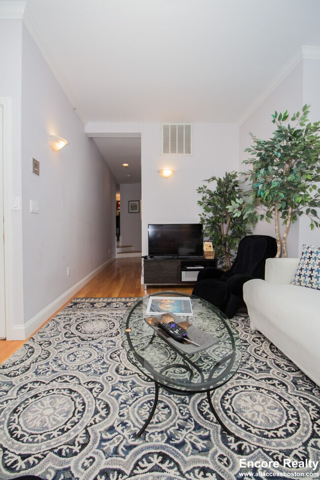 Building Photo - 7 Harvard Square