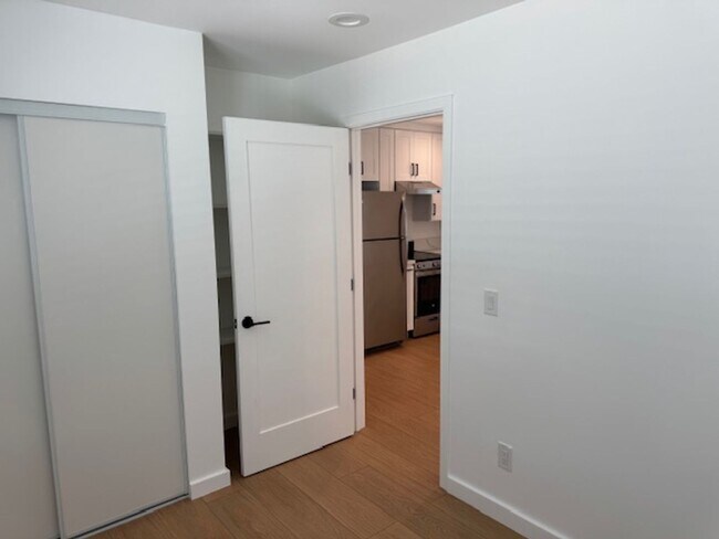 Building Photo - 5300 Glasgow Ct