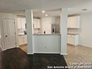 Building Photo - 220 Hereford St