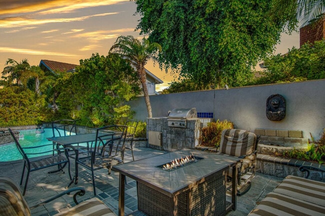 Building Photo - 3672 Seascape Dr