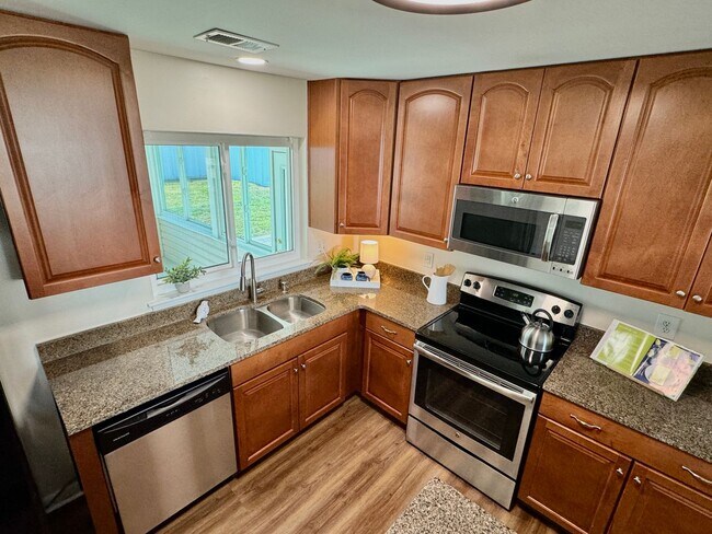 Building Photo - READY 08-26-25!! 3-Bedroom Ranch W/Fenced ...