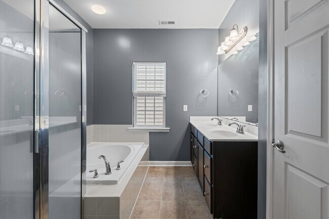 Building Photo - 10777 White Dogwood Dr