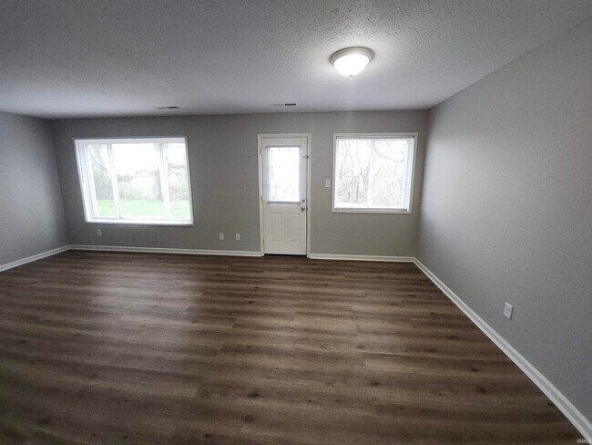 Building Photo - 38042 Dow Ct