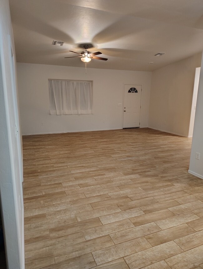 Building Photo - 73 Ver Patria