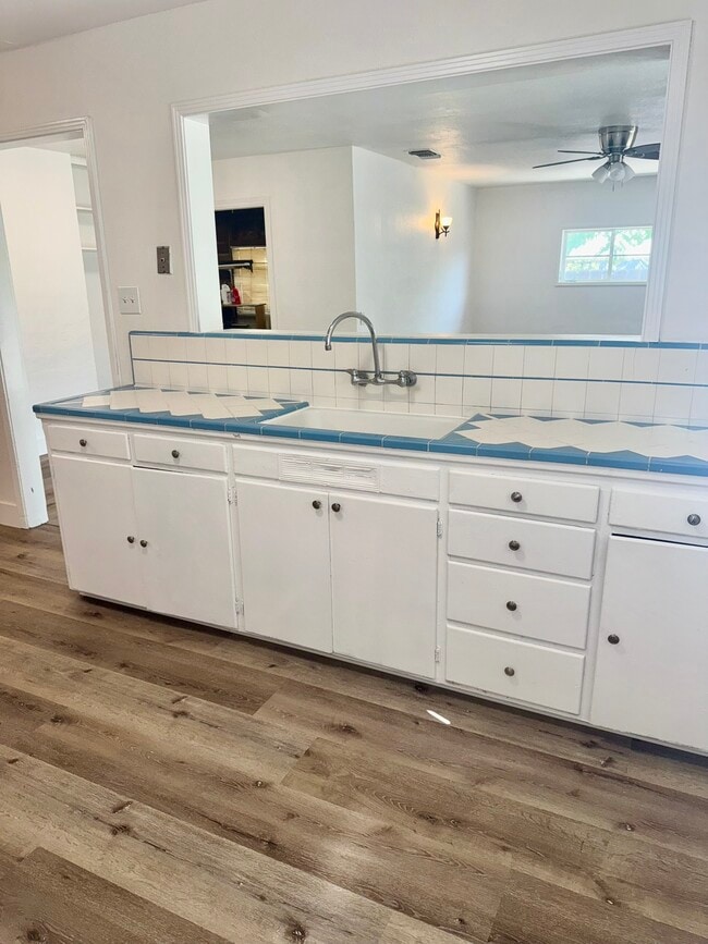 Building Photo - 3874 Arden Dr S