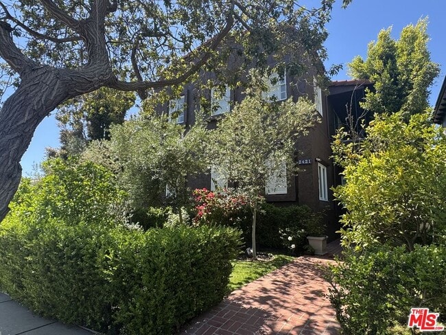 Building Photo - 2421 California Ave