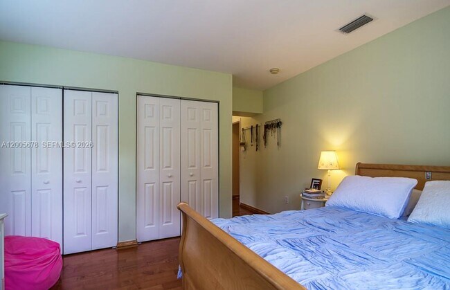 Building Photo - 1237 Aduana Ave