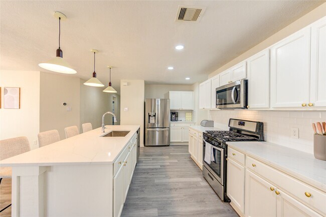 Building Photo - 1010 Hummingbird Point Ln