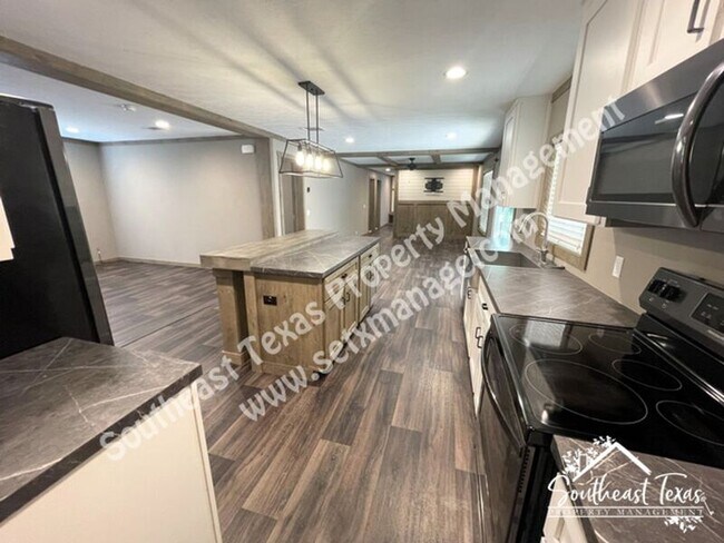 Building Photo - 4740 Ariola Ln