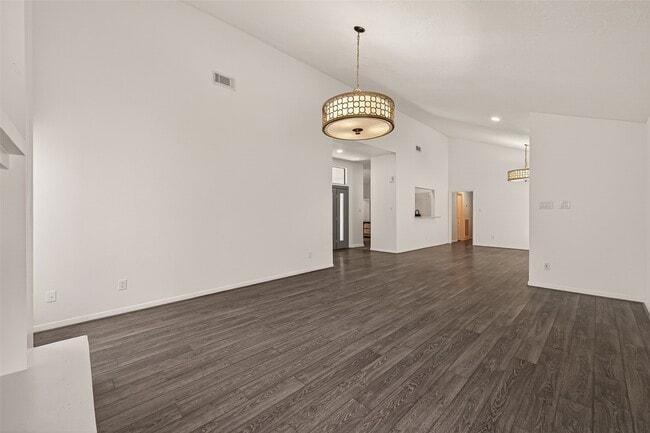 Building Photo - 3517 Denio Dr