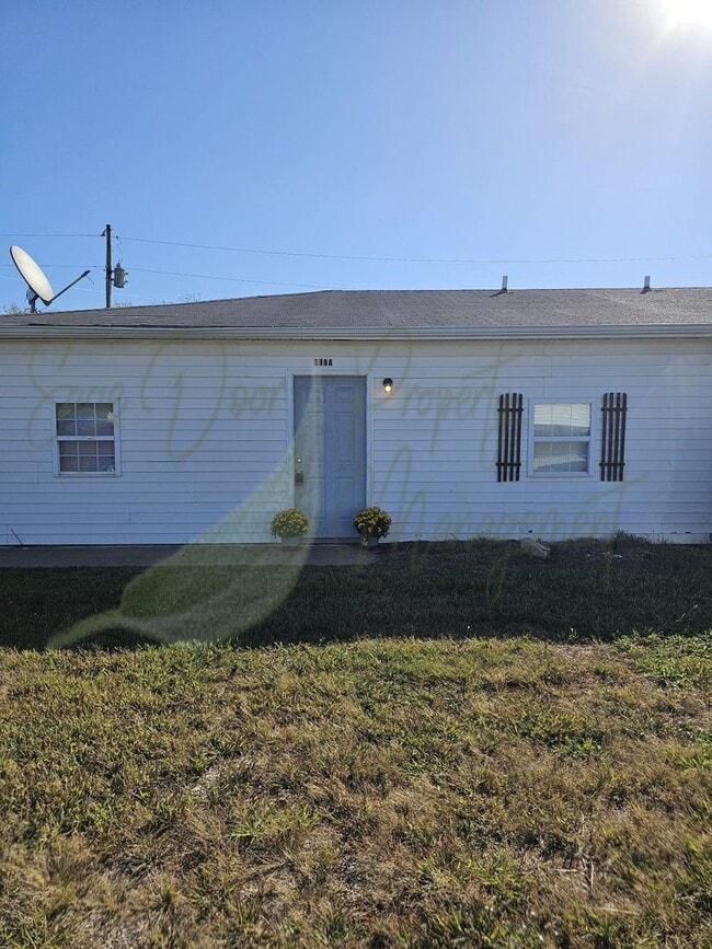 Building Photo - 119 NE State Hwy E