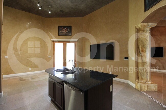 Building Photo - 15118 E Camelview Dr