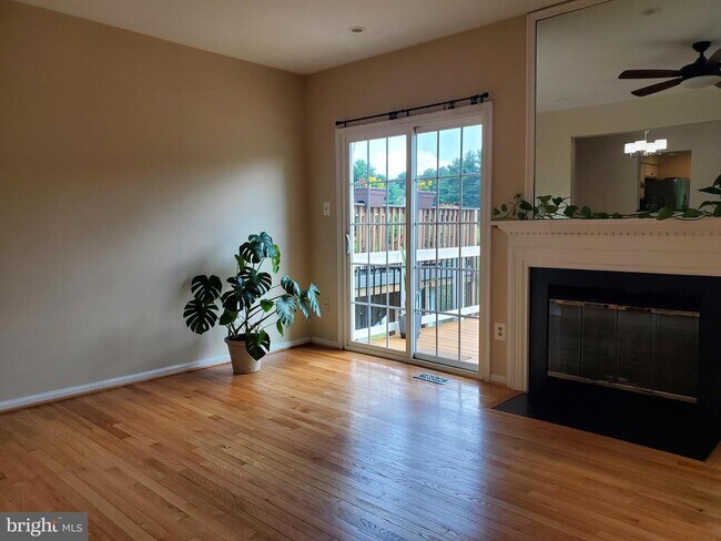 Building Photo - 14920 Forest Landing Cir