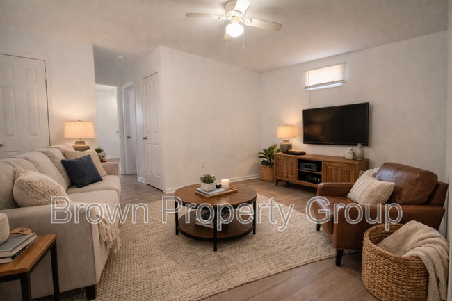 Building Photo - 714 Eva Cir