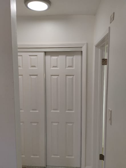 Building Photo - 14129 Vanowen St