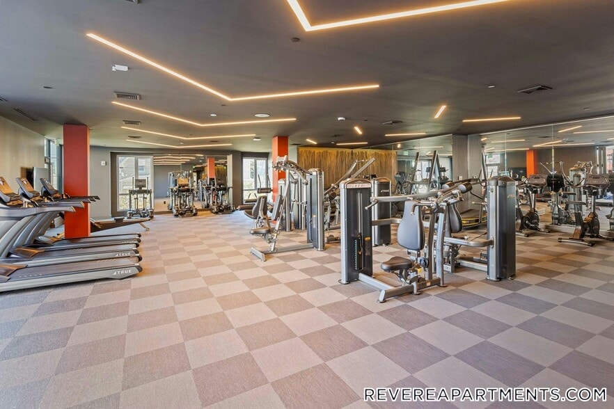 Building Photo - 328 Bank St