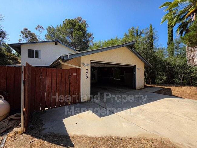 Primary Photo - 778 N Glen Oaks Dr